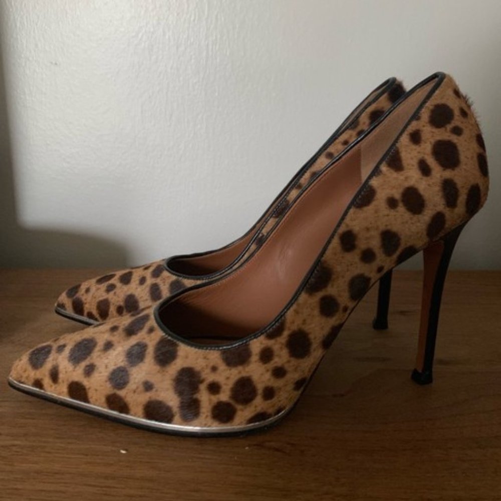 Givenchy Leopard Print Talon Passepoil Pumps